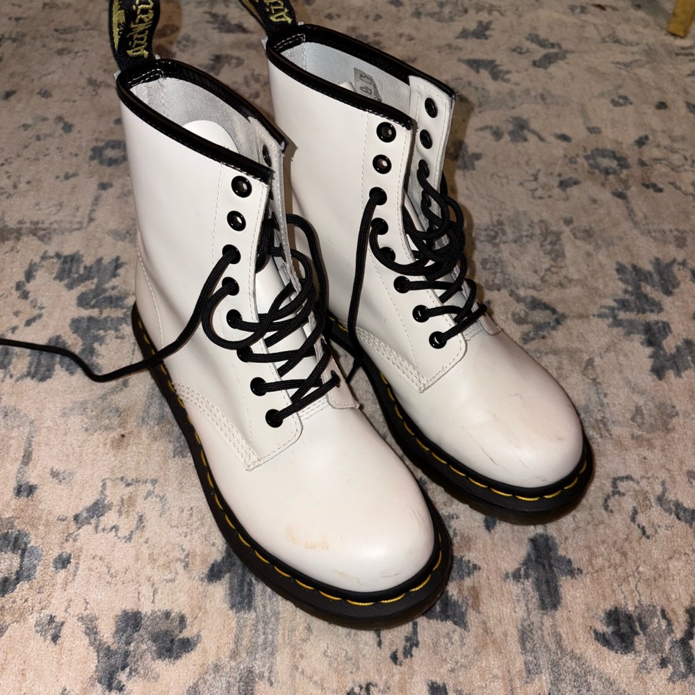Stylish White Lace-Up Women's Boots